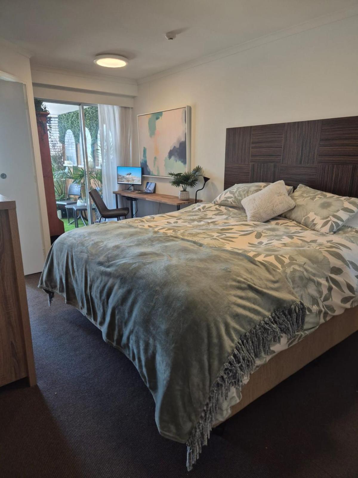 Grande Esplanade Studio Sydney Room photo